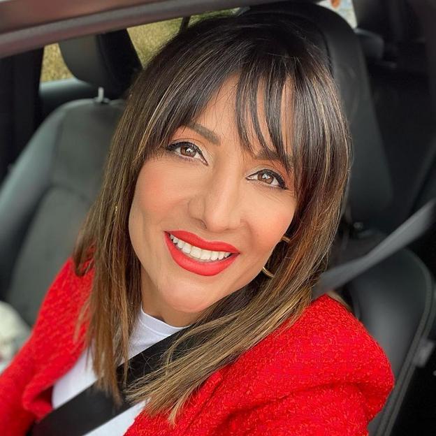 Nagore Robles se ha hecho con el vestido midi y bordado de Primark más bonito, cómodo y favorecedor