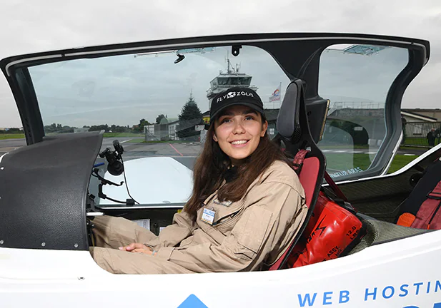Zara Rutherford: la aviadora que alcanzaría ser la mujer más joven en dar sola la vuelta al mundo