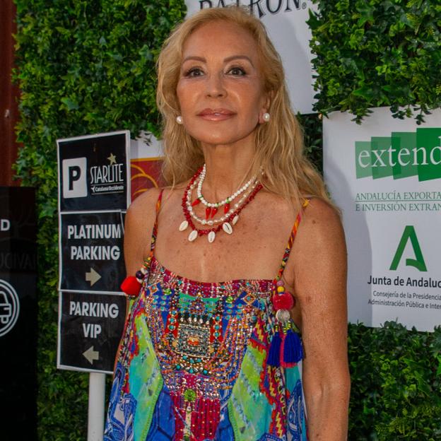 Carmen Lomana ha conseguido la falda pareo de Zara agotada y más vendida de la temporada (y le queda así de bien)