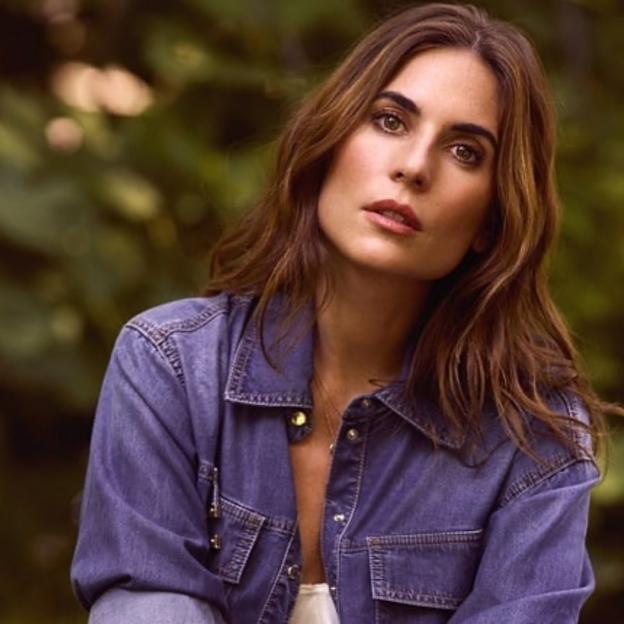 El vestido camisero de Zara con el que Lourdes Montes ha conseguido un look perfecto (y muy barato)