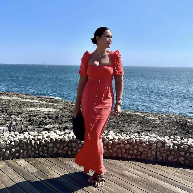 Vicky Martín Berrocal imita a su hija Alba Díaz y se apunta al peinado más cómodo y sencillo del verano