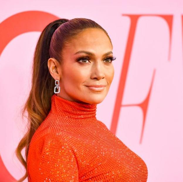 Jennifer López tiene el corte de cabello que quita años al momento y es perfecto para empezar otoño: rejuvenece y sienta de lujo