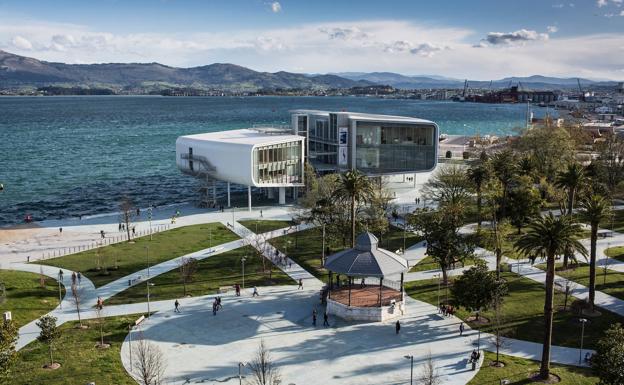 En el Centro Botín podrás disfrutar de exposiciones, conciertos, ciclos de cine y talleres con artistas internacionales