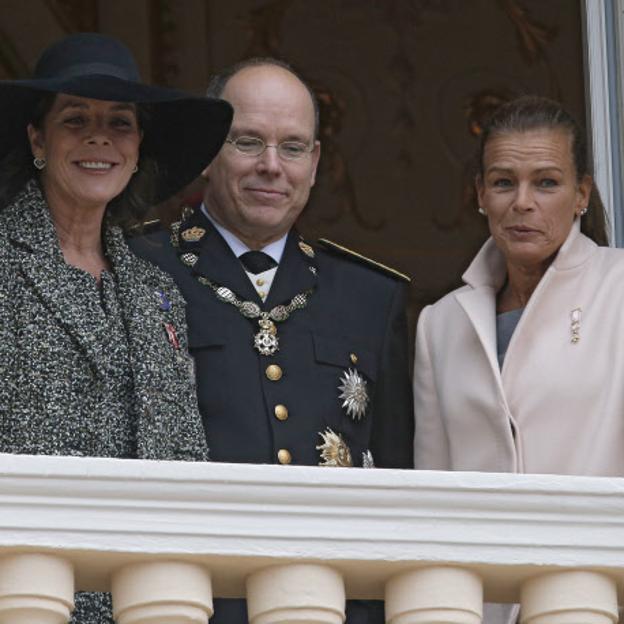 Escándalos sexuales, infidelidades, divorcios, hijos secretos... Quién ha tenido peor suerte en el amor, ¿Carolina, Alberto o Estefanía de Mónaco?