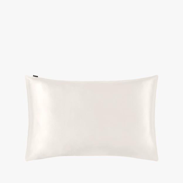 Cojín Lilysilk de seda y algodón (16 euros).