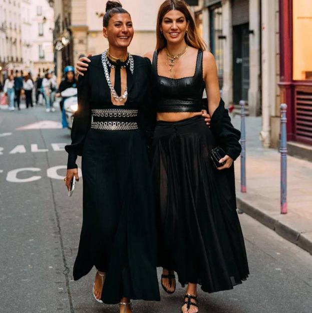 Este es el conjunto rejuvenecedor de crop top y falda más sofisticado que llevar en entretiempo (ideal para looks de diario o invitada)