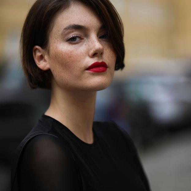 Tucked bob: qué es y por que es la versión más elegante y rejuvenecedora del corte bob