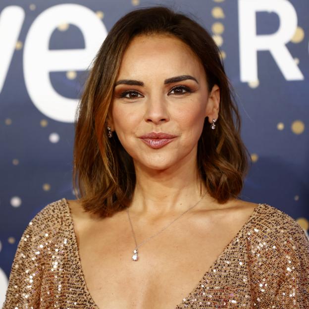 El cambio de look de Chenoa lleva el flequillo más cómodo y favorecedor del momento (y el más pedido en las peluquerías)