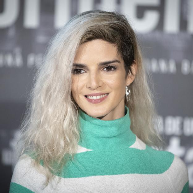 El corte de pelo bob con flequillo que mejor sienta a todos los rostros lo tiene Clara Lago en su último cambio de look radical ¡ya no es rubia!