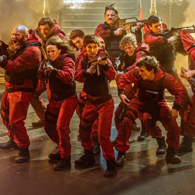 Adrenalina, tiros y caretas de Dalí: el principio del fin de La Casa de Papel llega a Netflix