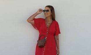 Un vestido rojo de Mango, el look de Paula Echevarría con el que tú también presumirás de bronceado tras las vacaciones
