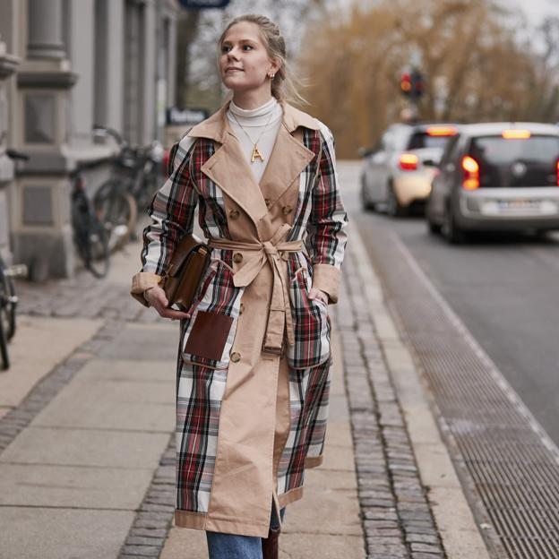 Contraste o estampado: el trench más original de la temporada está en Bershka y es ideal para poner estilo en tus looks en los días de lluvia