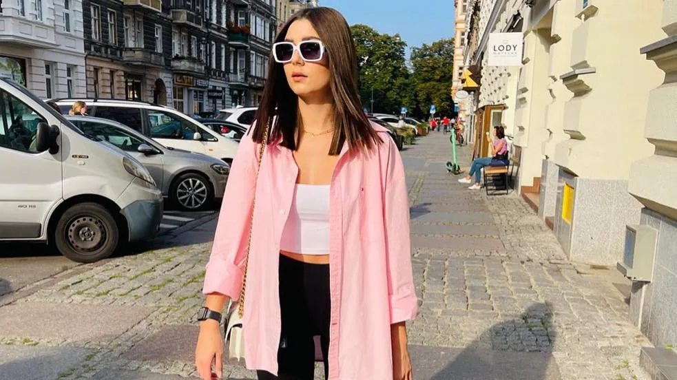 Santuario caminar Vegetales Del verde al rosa: tenemos 7 modelos diferentes de la camisa que arrasa en  Instagram (y es perfecta para tus looks con vaqueros) | Mujer Hoy