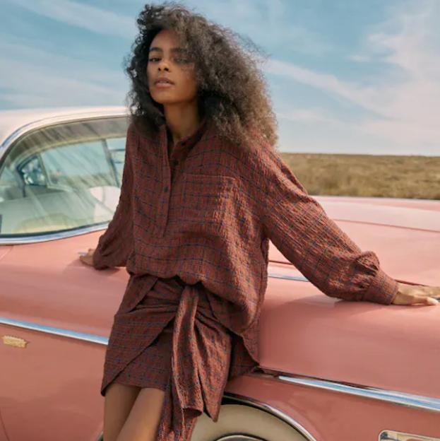 Con vestido o con minifalda: los dos conjuntos de Pull&Bear que son tan bonitos que vas a crear estilismos infinitos