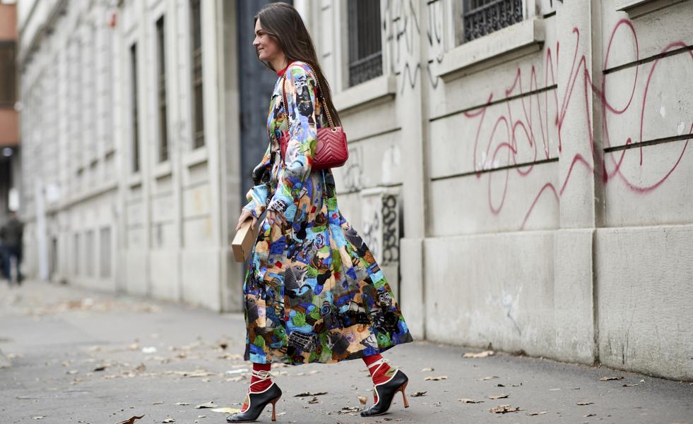 Uterqüe quiere llenar de color el otoño con un vestido y una camisa con estampado patchwork que te van a enamorar