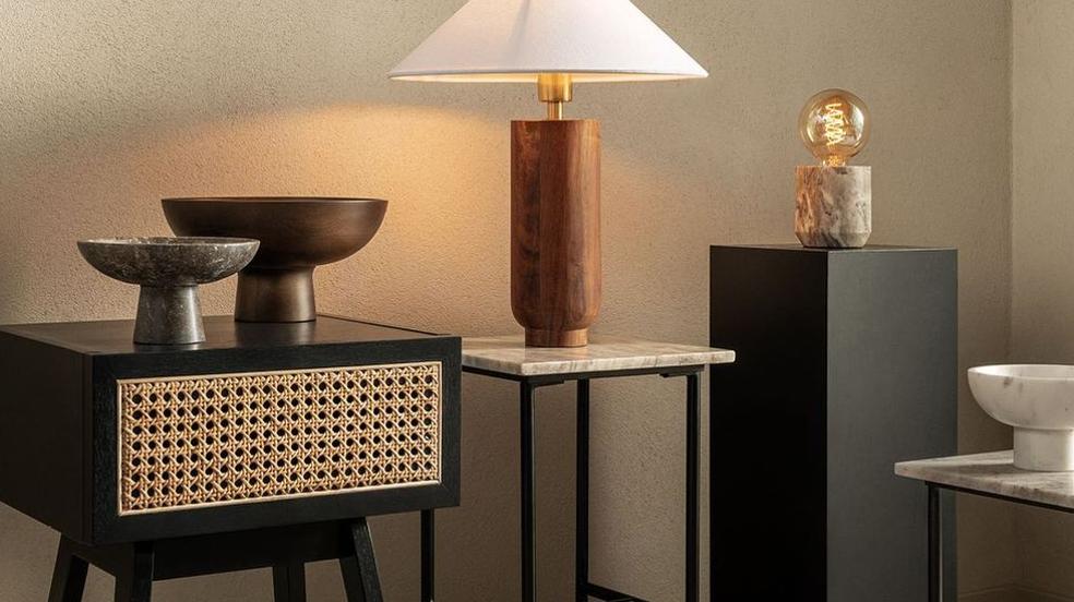 Mesas, sillas o estanterías, así son los 12 muebles más originales y prácticos de H&M Home con los que decorar tu casa