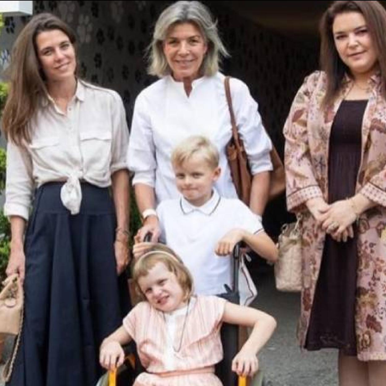 Si quieres ver los mejores looks de la madre de la princesa Gabriela, Charlène, pincha en la foto./instagram