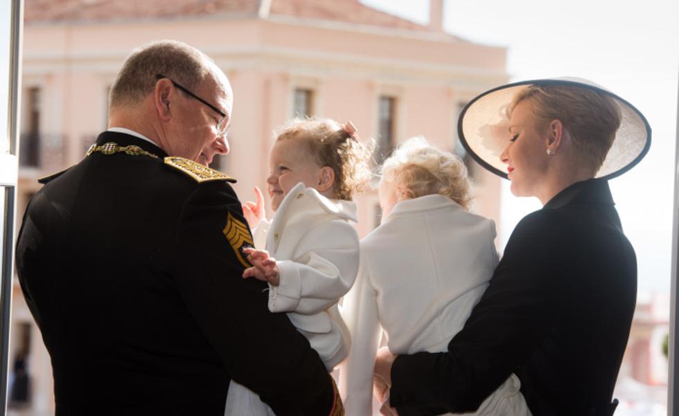 La extraña relación de la princesa Charlène de Mónaco con sus hijos (y con los del príncipe Alberto)