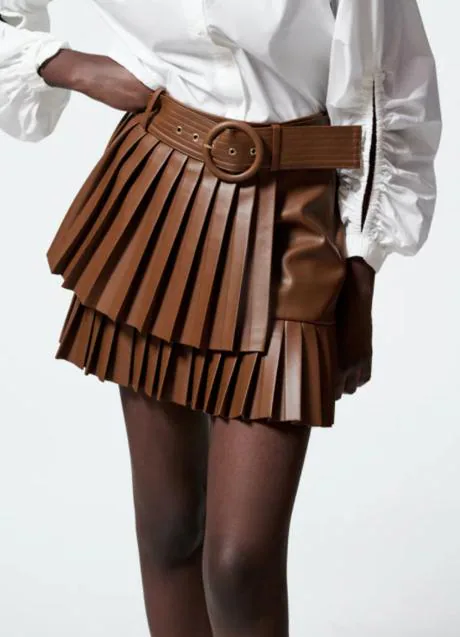 Mini o de tubo, las faldas en efecto de Zara que se están no vas a dejar de ver este otoño | Mujer Hoy