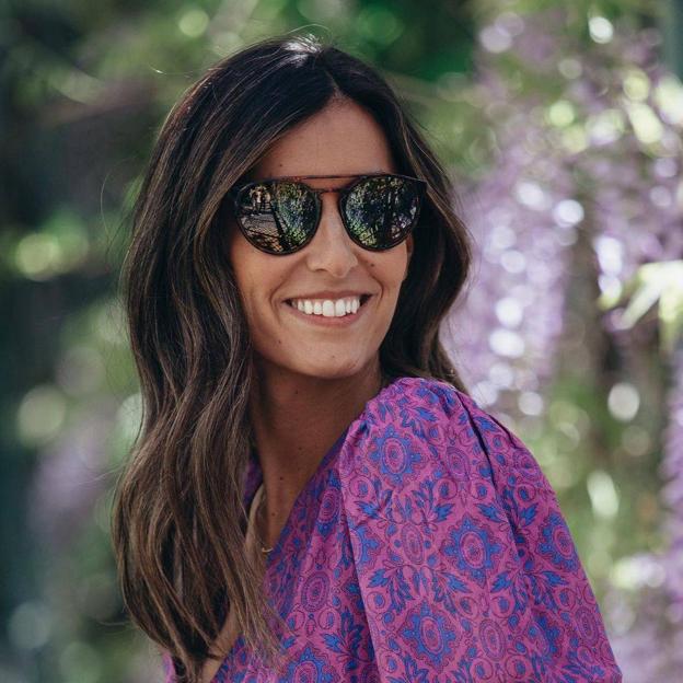 El vestido de Ana Boyer para despedir el verano ya no está a la venta pero tenemos tres con los que imitarla