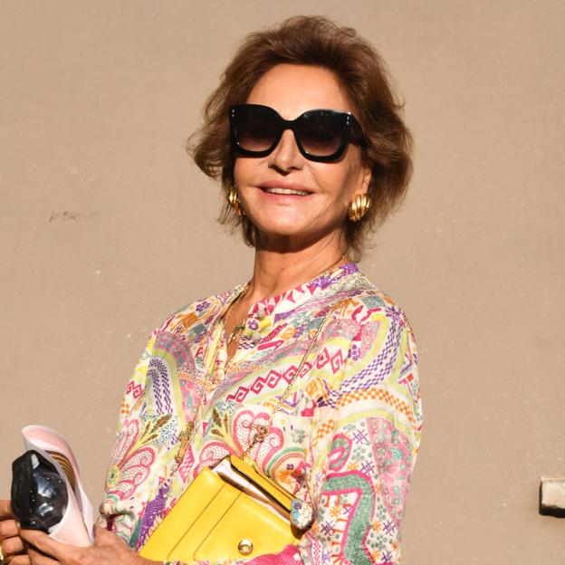 Midi, camisero y muy rejuvenecedor, así es el vestido favorito de Naty Abascal que puedes encontrar en Mango