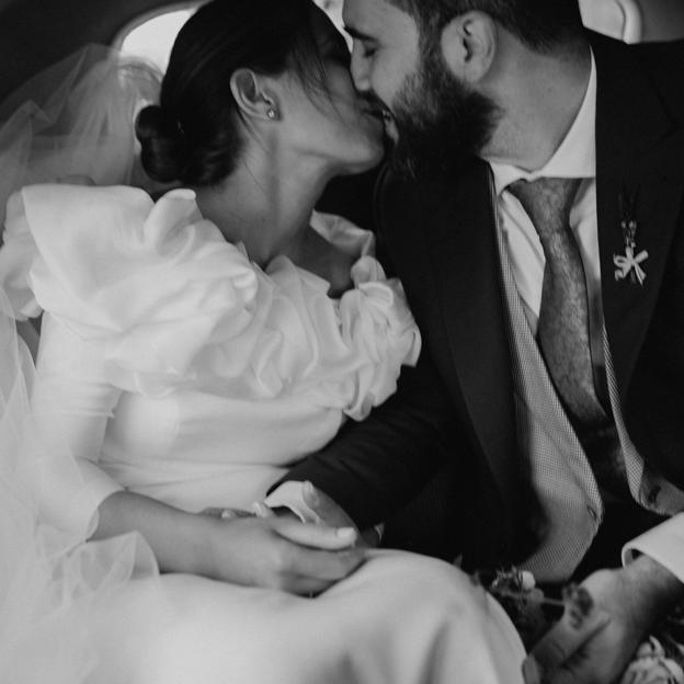 El vestido de novia made in Spain que ha revolucionado Instagram por ser el más bonito y original para bodas de otoño