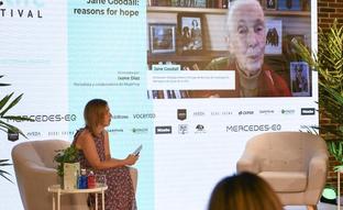 Jane Goodall pone el broche de oro a Mercedes-EQ Welife Festival: «Para proteger el medio ambiente hay que aliviar primero la pobreza»
