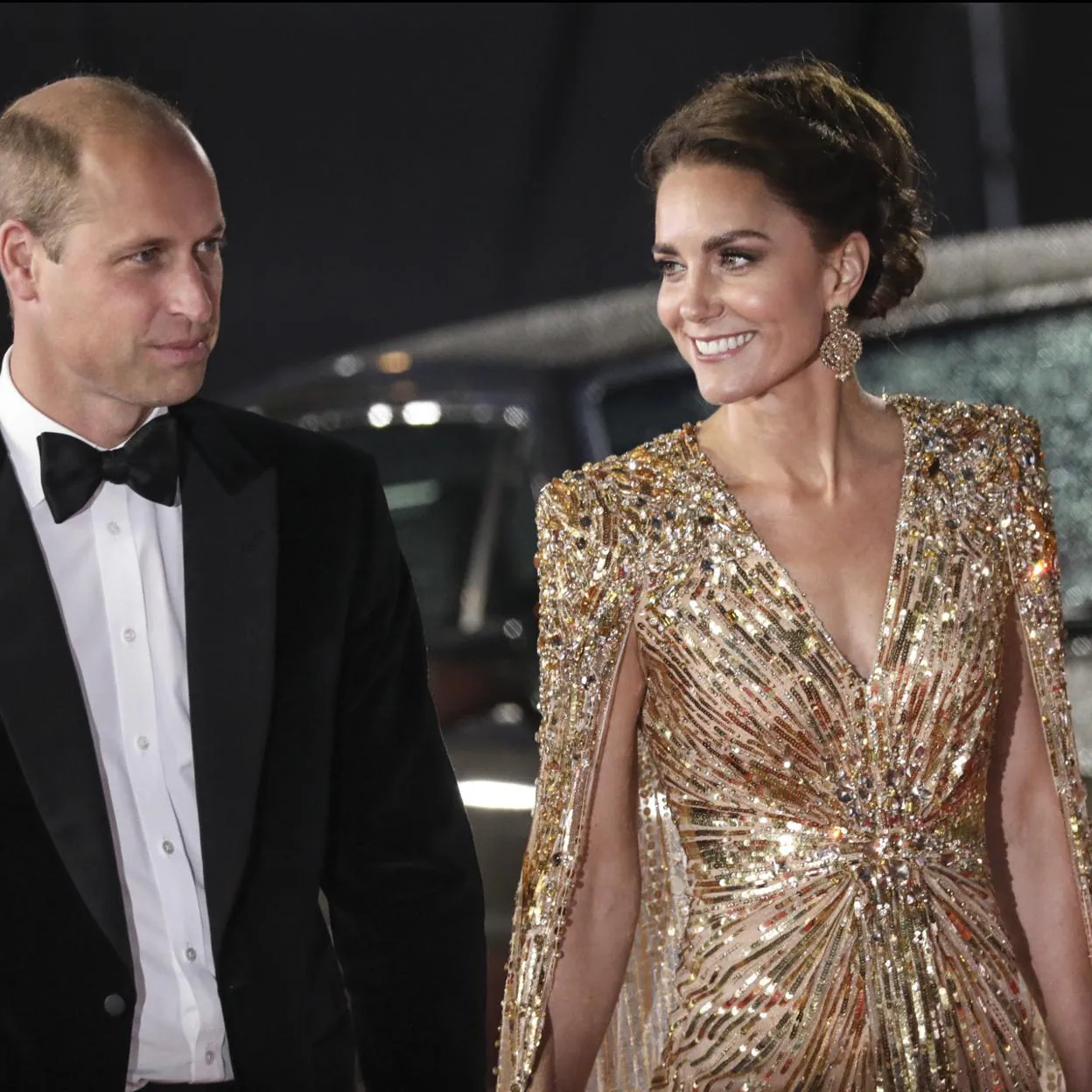 Kate Middleton reaparece con el look de alfombra roja más espectacular que  le hemos visto nunca: ¿se ha vestido de estrella de Hollywood la Duquesa de  Cambridge para hacer la competencia a