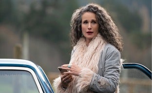 Abandona tu adicción a las series sobre ricos: Margaret Qualley y su madre, Andie MacDowell, coinciden por primera vez en La asistenta