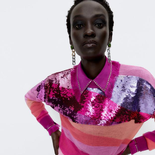 Camiseta, jersey o vestidos: las novedades de Uterqüe llegan cargadas de lentejuelas para que llenes tu armario de brillo y glamour