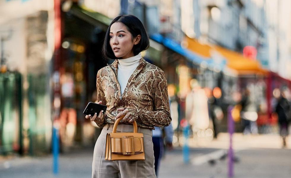 Recto, pitillo o con pinzas, el pantalón más favorecedor para tus looks de oficina es jaspeado