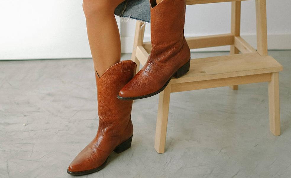 Hemos encontrado las botas más cómodas y bonitas de esta temporada y son perfectas para llevar la tendencia cowboy a todos tus conjuntos de entretiempo