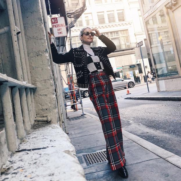 Uterqüe apuesta por el estampado tendencia, el damero, para dos jerséis de punto bonitos y favorecedores que no te vas a cansar de ponerte