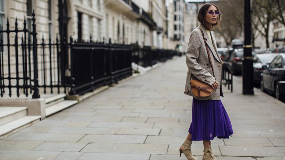 Zapatos, tops o pantalones: el morado se cuela en las nuevas colecciones para convertirse en el mejor amigo de tus prendas negras