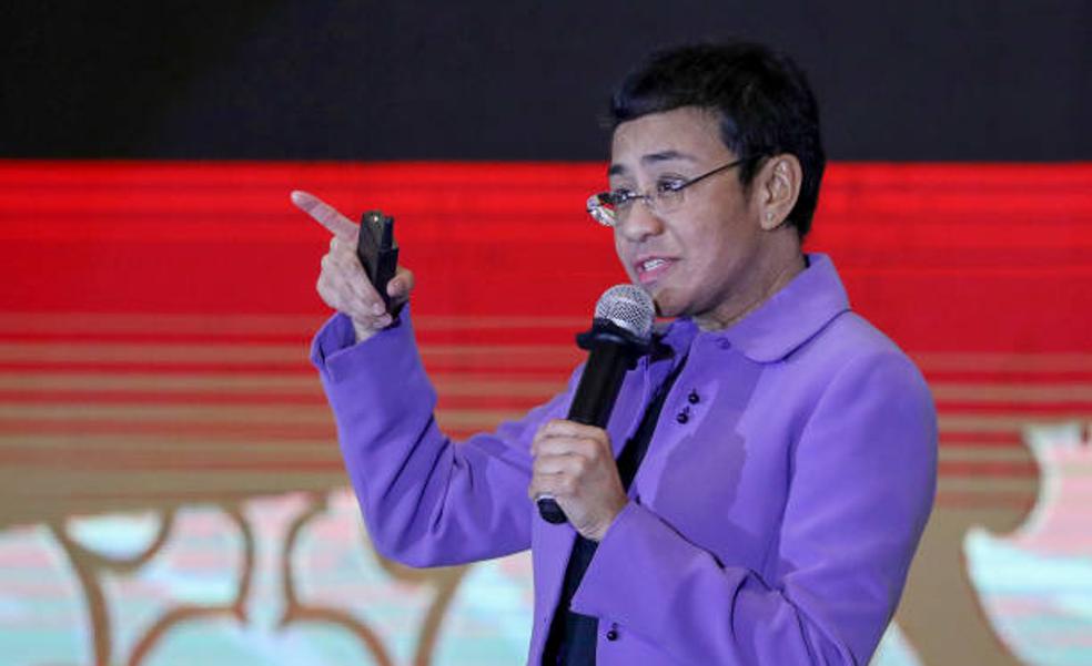 Todo sobre Maria Ressa, la periodista perseguida por el gobierno filipino que es Premio Nobel de la Paz 2021 (y amiga de Amal Clooney)