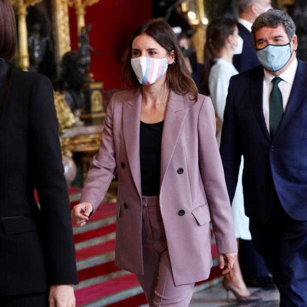 La curiosa reaparición de Soraya Sáenz de Santamaría en el cumpleaños de Alejandro Sanz: a qué se dedica ahora