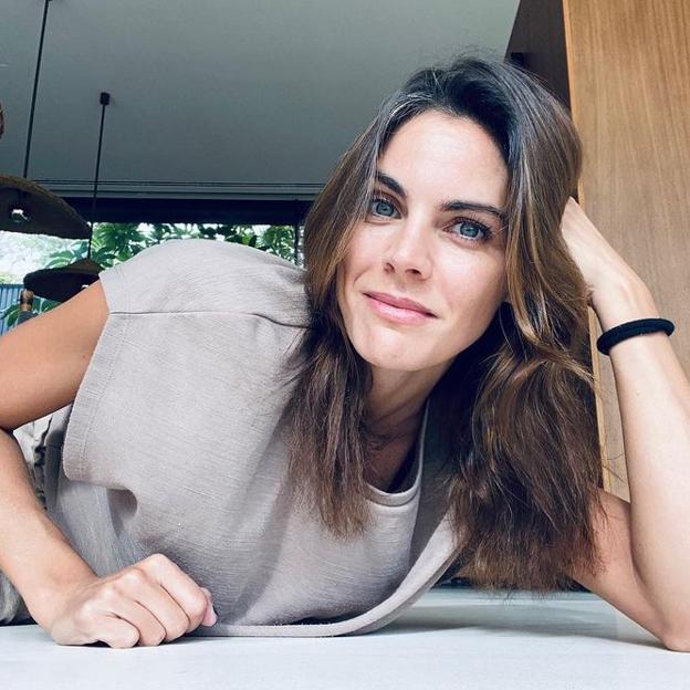 De pelo fino a pelazo: el truco fácil de Amaia Salamanca para dar volumen instantáneo al cabello está en el lavado