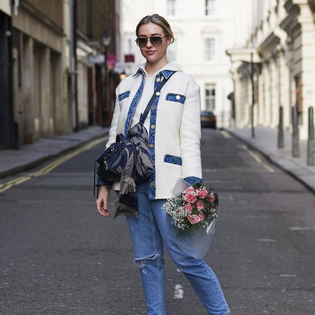 Vaqueros de corte recto, la tendencia de la temporada que ya está arrasando porque es súper cómoda y estiliza muchísimo
