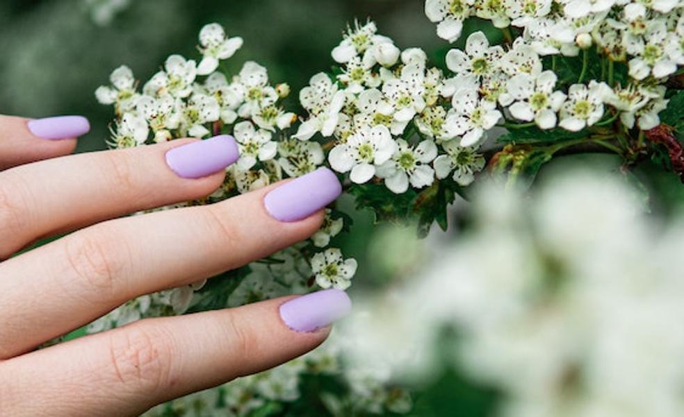 Dip Powder: la manicura de fácil mantenimiento y alta intensidad que ya tendencia este otoño