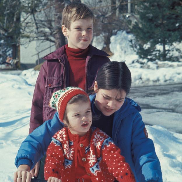 Alberto II de Mónaco cumple 64 años: de su triste, trágica y solitaria infancia a su difícil matrimonio con la princesa Charlène