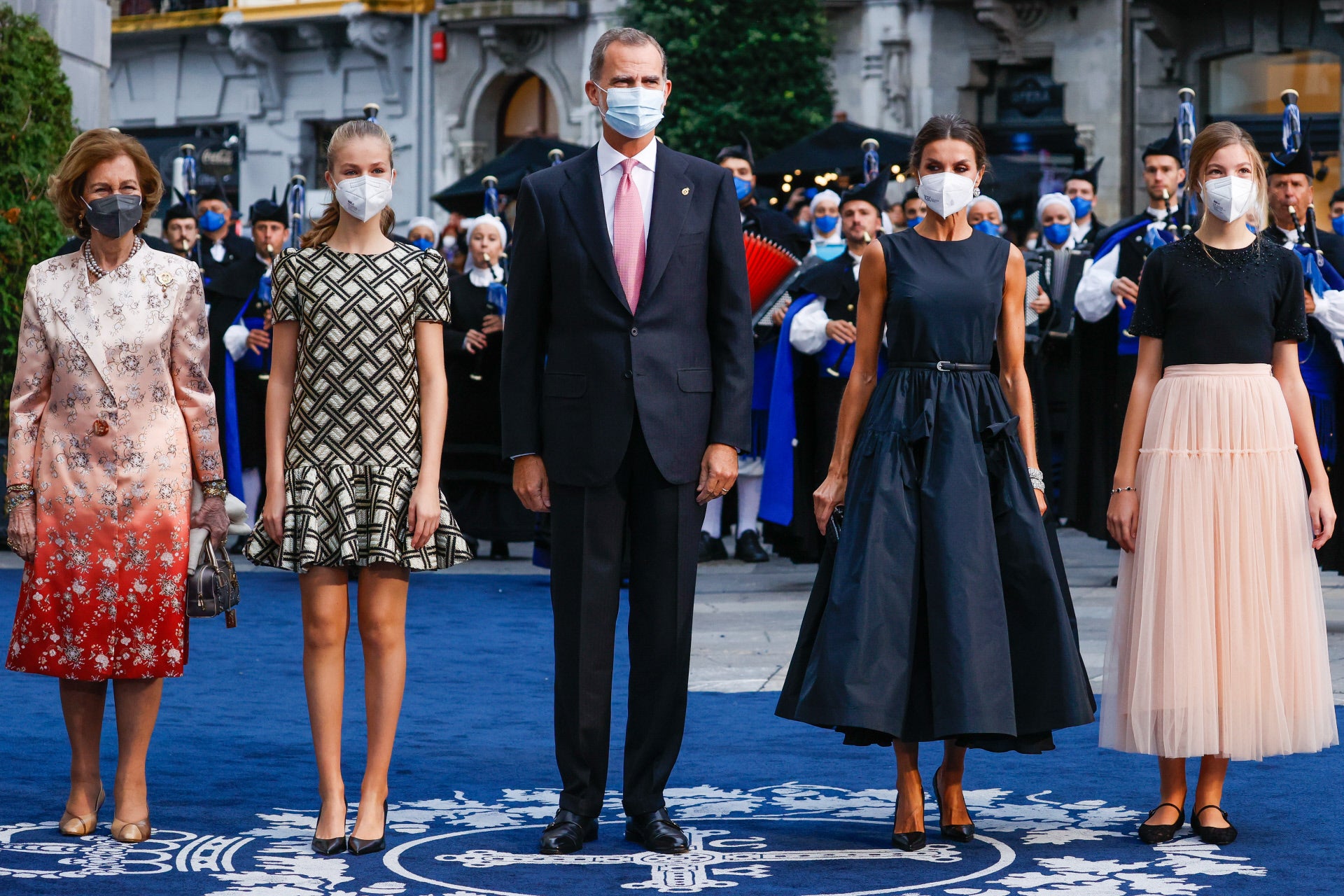 Los vestidos más impresionantes de la reina Letizia en los Premios Princesa de Asturias: repasamos en fotos todos sus looks desde 2004