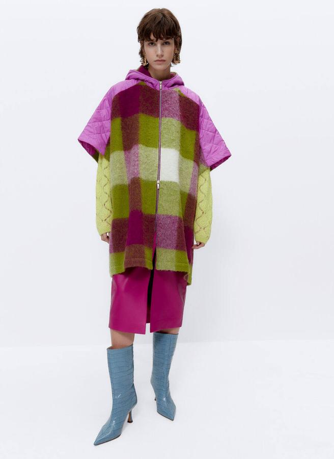 Acolchados, estampado de cuadros, flecos: las capas y ponchos son el abrigo más cómodo y estiloso de este otoño-invierno que llega al low cost