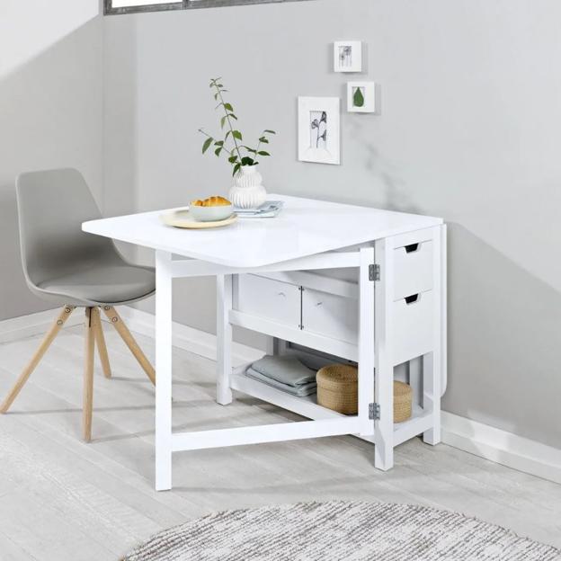 La mesa plegable multiposición de IKEA con la que tu salón o cocina parecerán más grandes: bonita, barata y muy práctica