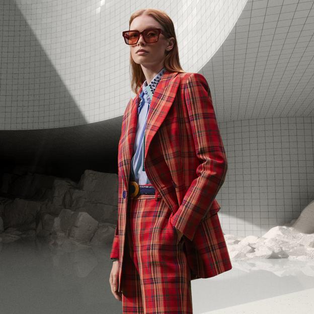 Las camisas más bonitas y originales de la temporada nos las trae Uterqüe y son ideales para dar glamour a tus looks de entretiempo