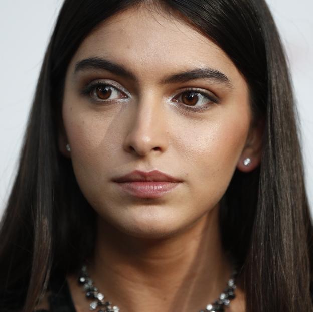 El cambio de look de Lucía Rivera: confirma que el flequillo desfilado sienta de maravilla y es el corte de pelo favorito del otoño