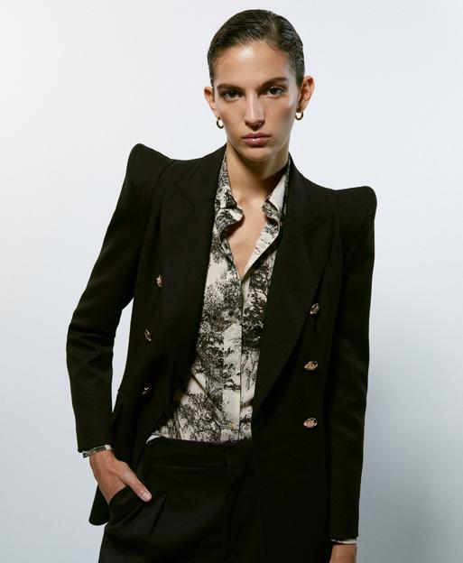 No busques más, la blazer negra más especial (y ponible) acaba llegar a Sfera y es bonita que parece de lujo | Mujer Hoy