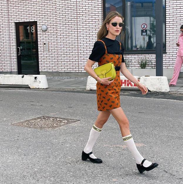 Bailarinas o merceditas, el zapato cómodo favorito de las francesas para looks románticos