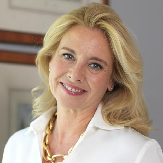 Descendiente de la princesa de Éboli y del marques de Santillana: Almudena de Arteaga, duquesa del Infantado, la aristócrata que vivió una tragedia antes de asumir uno de los títulos nobiliarios más importantes de España