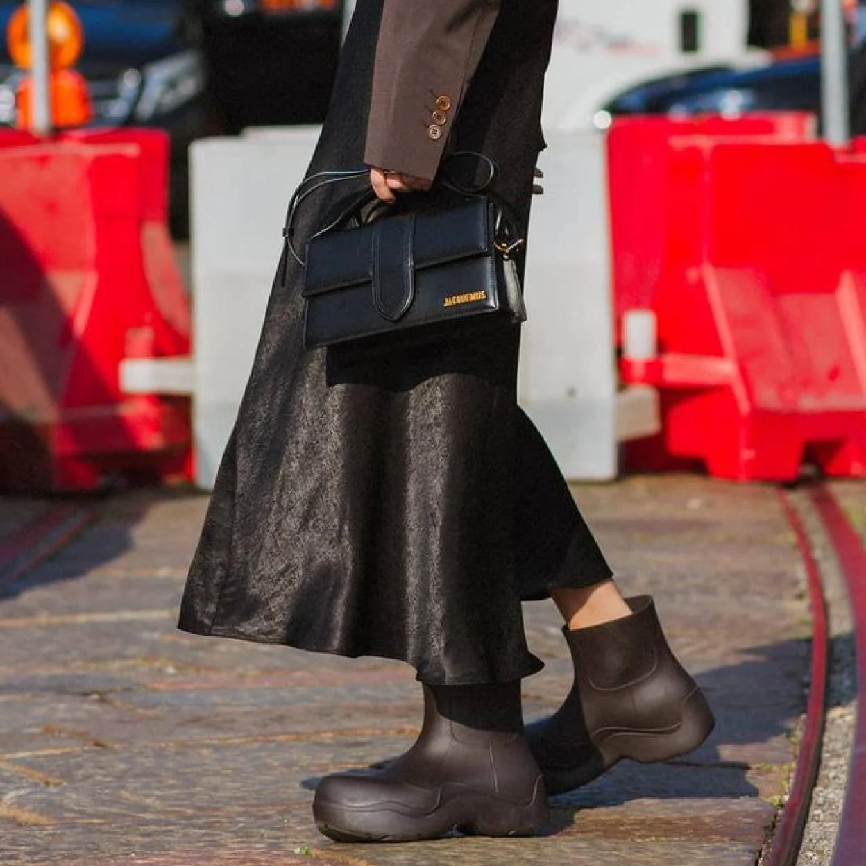En Decathlon está versión baratísima de las botas de moda de lujo que arrasan en Instagram (y cuestan menos de euros) | Mujer Hoy