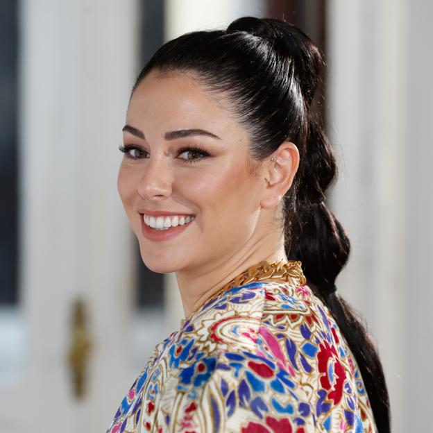 La camisa de Blanca Suárez súper favorecedora que puedes comprar en el low cost y conseguir un look de diez